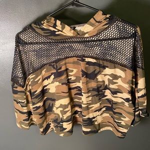Camo cropped hoodie size L